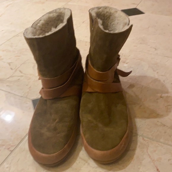 Isabel Marant Brown Suede Shearling-Lined Ankle Boots Size 40. - Picture 2 of 8